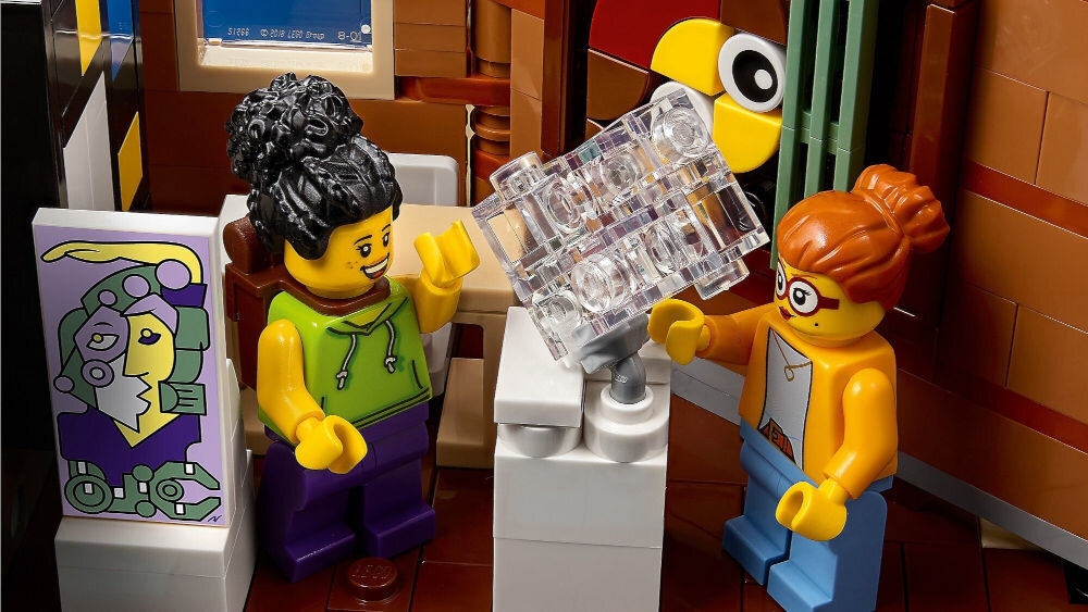 LEGO 10297 ICONS Boutique Hotel — ідея подарунка для любителів архітектури, дизайну та кубиків LEGO® від днів народження до ювілеїв