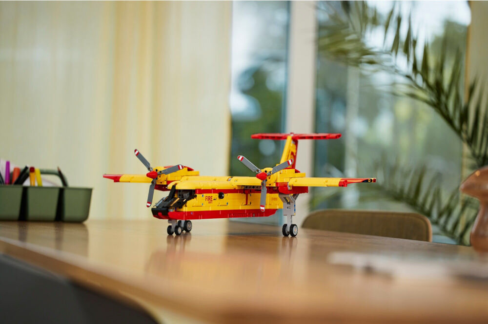 LEGO 42152 Technic Samolot gaśniczy okazja, by nauczyć się czegoś nowego
o inżynierii i mechanice