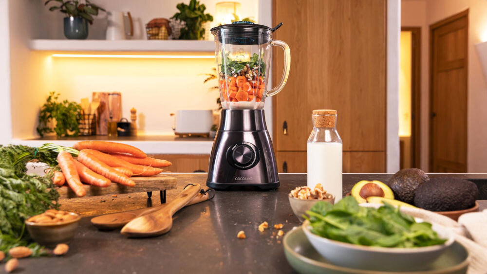 Blender kielichowy CECOTEC Power Black Titanium 1800 Go technologia Metaluxe wytrzymałość urządzenia elementy odporne na zużycie wykorzystanie pełnej mocy silnika długotrwałe użytkowanie niezawodny w codziennym użytkowaniu