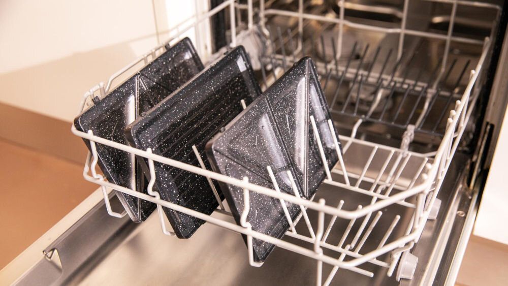 Opiekacz do kanapek CECOTEC Rock N Toast 4ni1 demontowalne płyty grzewcze łatwe czyszczenie mycie ręczne mycie w zmywarce wydajność smaczne potrawy higieniczne przyrządzenie 