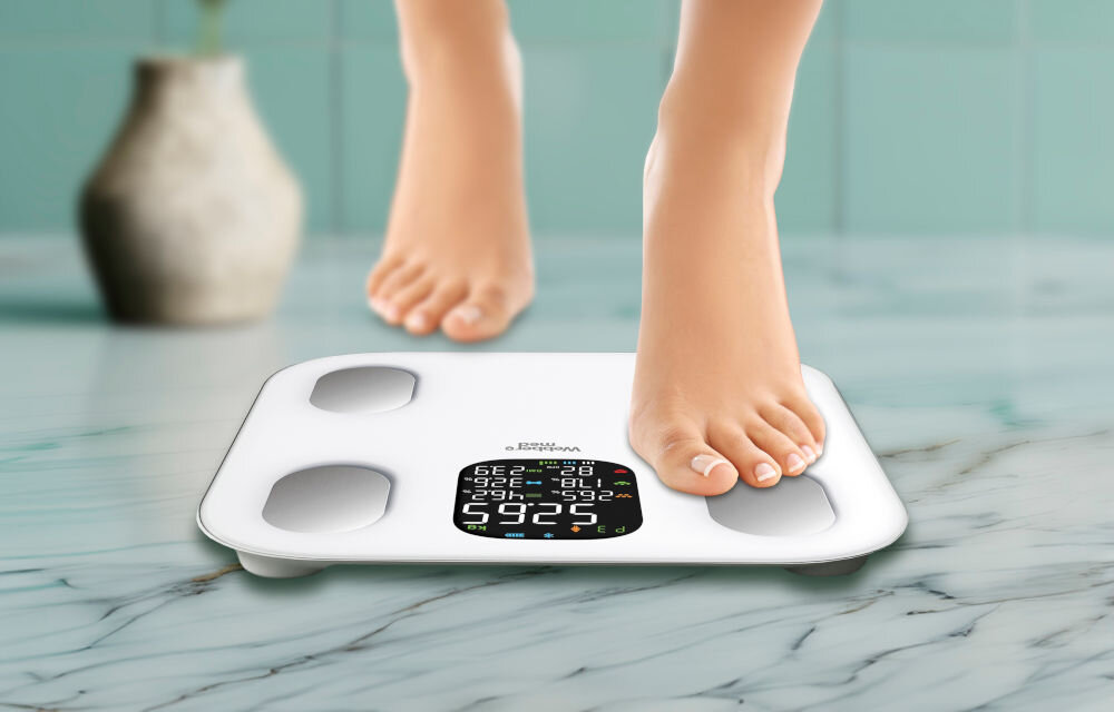 Waga WEBBER IF2825A sensor G dokładność pomiaru do 10 gramów rejestracja najmniejszych zmian w masie ciała solidna konstrukcja obciążenie do 180 kg uniwersalne narzędzie dla osób o zróżnicowanej budowie ciała