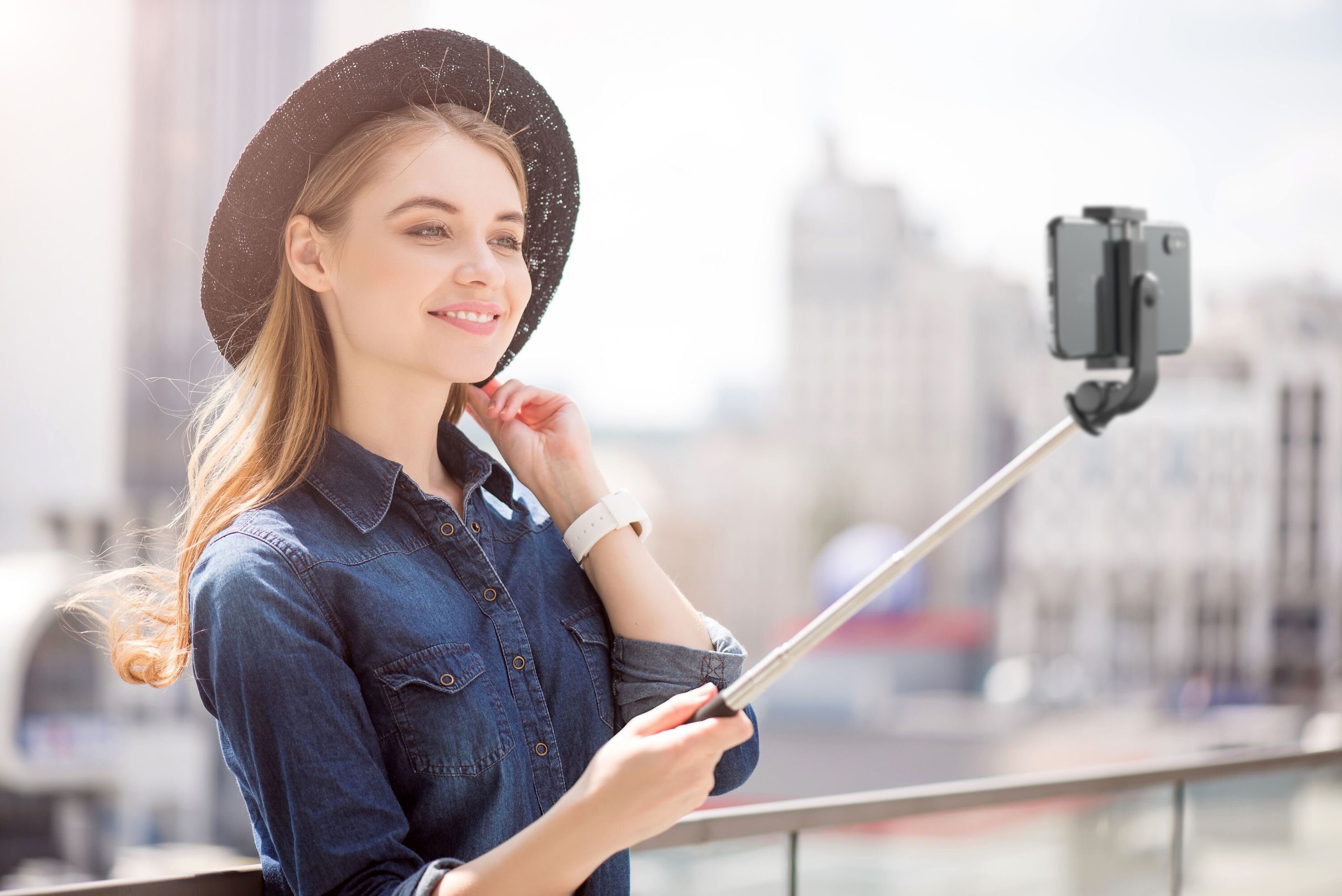 CELLULARLINE Tripod Freedom mobilność wolność funkcji statywu pilotowi Bluetooth® Wbudowany pilot uchwytu 10 metrów