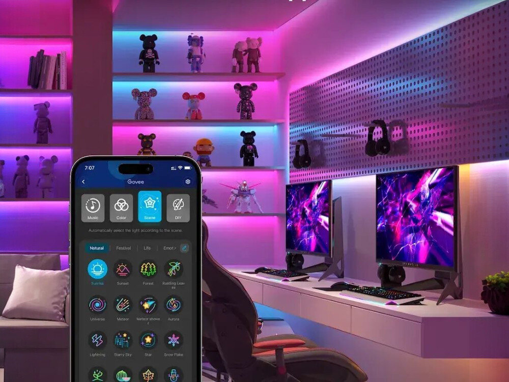 Taśma LED GOVEE H612C 10m Bluetooth/Wi-Fi, diody, długość, segmenty, tworzenie, pokój gamingowy w ozdobie taśmy led govee, na pierwszym planie obsługa aplikacji