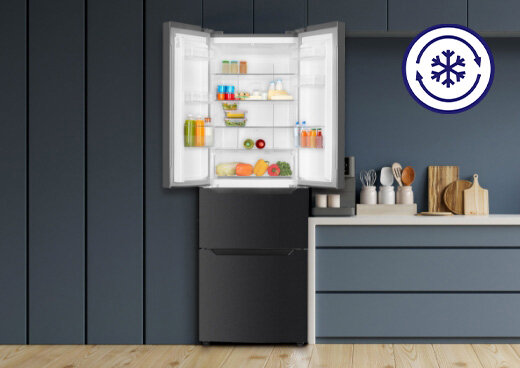 Otwarta lodówka MPM-351-SBF-07 w zabudowie kuchennej. W lodówce różne produkty spożywcze.