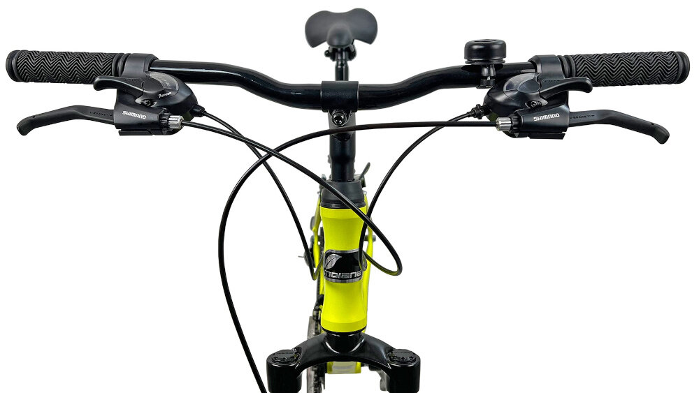 Rower górski MTB INDIANA X-Pulser 1.6 M15 26 cali męski Limonkowo-czarny zbliżenie na kierownicę kierownica widoczna od przodu kierownica marki SOVEREIGN typu SE-707 W.640 aluminiowy wspornik MODE typu HS15 25.4 E80 Quill Type lekkość trwałość manetki pokryte antypoślizgowym materiałem pewny chwyt