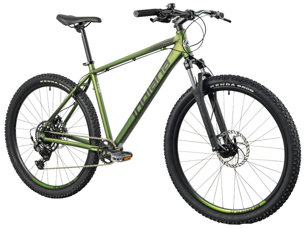 Rower górski MTB INDIANA X-Pulser 3.7 M21 27.5 cala męski Zielono-czarny rower na białym tle widoczny od przodu po skosie góral pojazd dla sportowców do jazdy wyczynowej uniwersalny dla amatorów zwrotny łatwo wchodzi w zakręty do jazdy w mieście za miastem w lesie na górskim szlaku w błocie nie za głębokim piachu