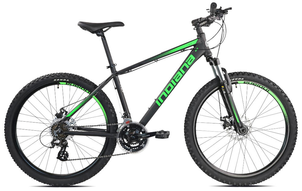 Rower górski MTB INDIANA X-Pulser 2.6 M19 26 cali męski Czarno-zielony rower na białym tle widoczny z boku specjalne gwinty możliwość przymocowania uchwytu na bidon odblaski dobrze widoczny na drodze bezpieczna jazda dzwonek na kierownicy
