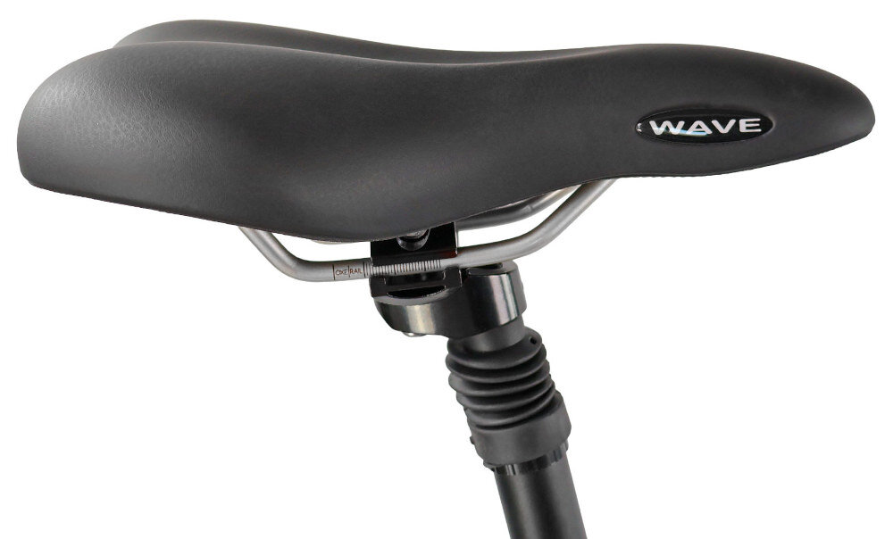 Rower trekkingowy INDIANA X-Road 5.0 M19 28 cali męski Ciemnoniebieski siodełko na białym tle miękkie okładziny wygodne siodełko prosta sztyca siodełka wytrzymała i trwała siodełko marki SELLE ROYALE typu Wave 8204 nie odkształca się