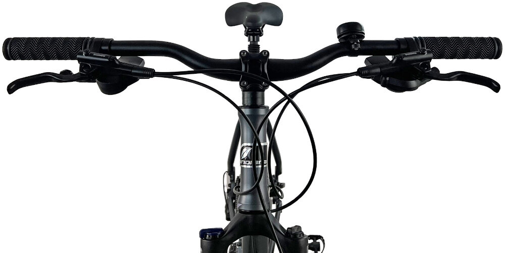 Rower crossowy INDIANA X-Cross 4.0 D21 damski Ciemnoszary zbliżenie na kierownicę kierownica widoczna od przodu aluminiowa kierownica marki MODE typu HB-023 W.680 aluminiowy wspornik PROMAX typu Multiset Ahed.Ma-570 lekkość trwałość manetki pokryte antypoślizgowym materiałem pewny chwyt