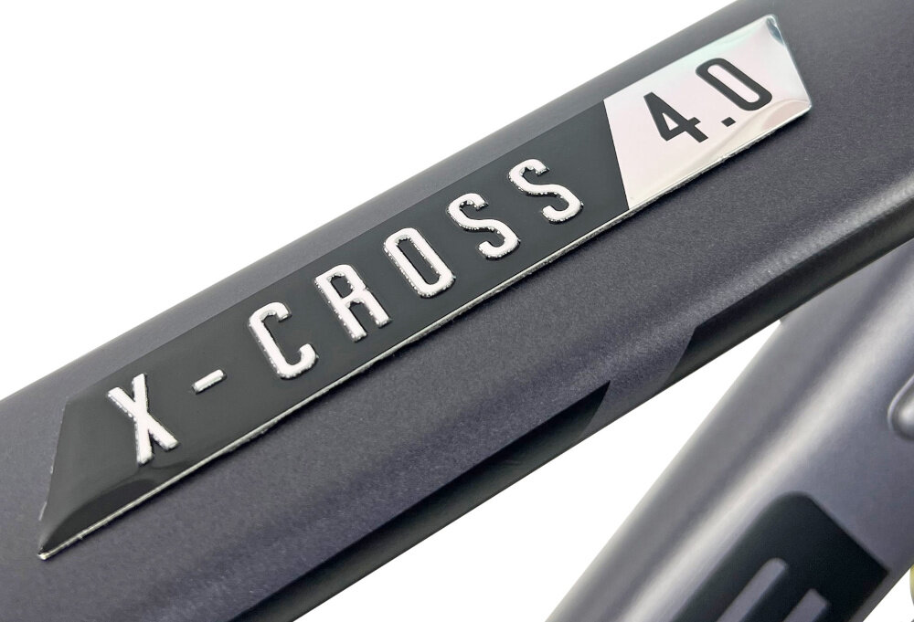 Rower crossowy INDIANA X-Cross 4.0 M21 męski Szary zbliżenie na ramę 21-calowa aluminiowa ramę rower zwinny lekki łatwo go podnieść odporność na korozję wybor rozmiaru ramy Twój wzrost mierzony w zrelaksowanej pozycji typ roweru dla osób o wzroście od 174 do 180 cm