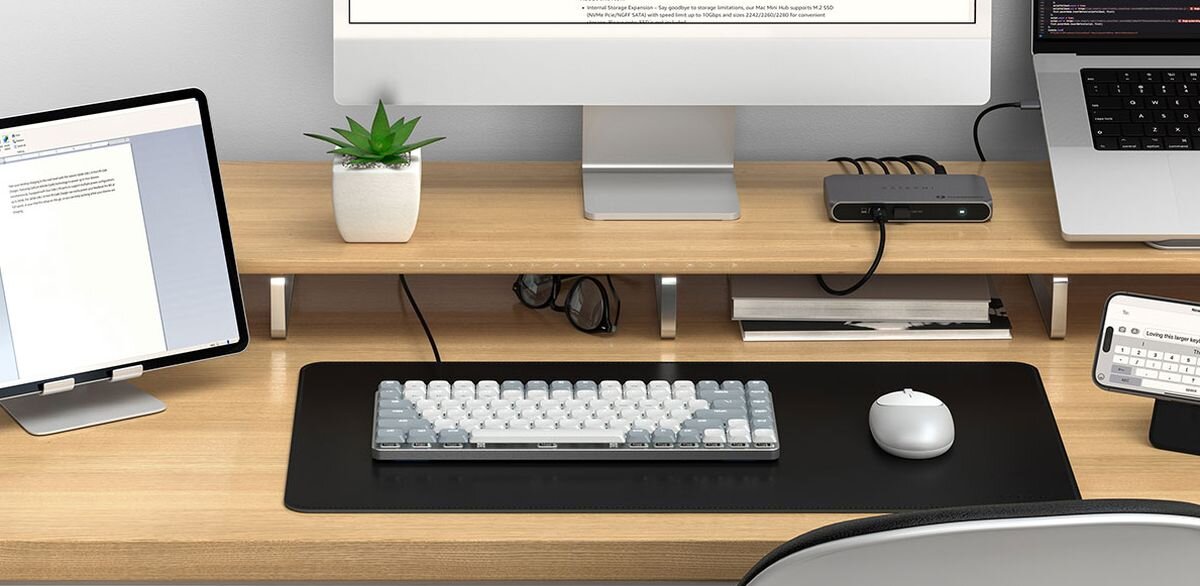 SATECHI Slim SM1 Smukła forma i kompaktowy rozmiar 308 x 119 x 24  mm Wbudowany akumulator ładowany przez USB-C - klawiatura obok myszki na podkładce