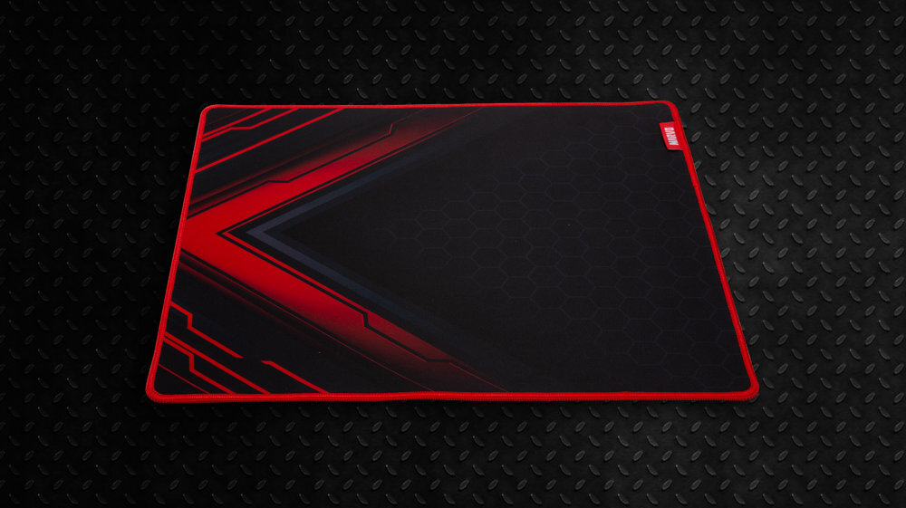 MARVO Blaze M - czarno czerwona podkładka na ciemnym tle