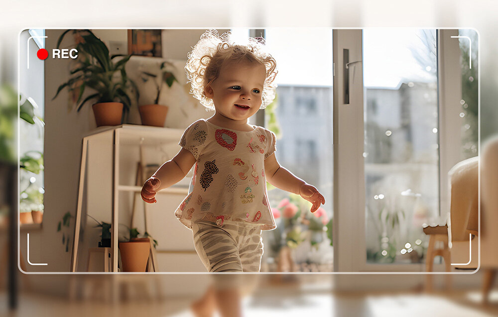 Kamera BOTSLAB C224 - Dobra ochrona Twojego domu, dziecko chodzace po domu