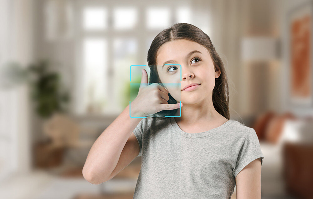 Kamera BOTSLAB C224 - monitoring 360°, dziecko wykonujące gest