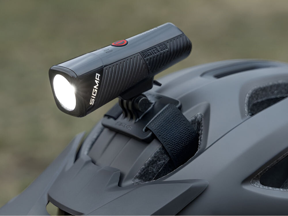Lampka na kask SIGMA Buster 800 HL przełączanie trybów pracy