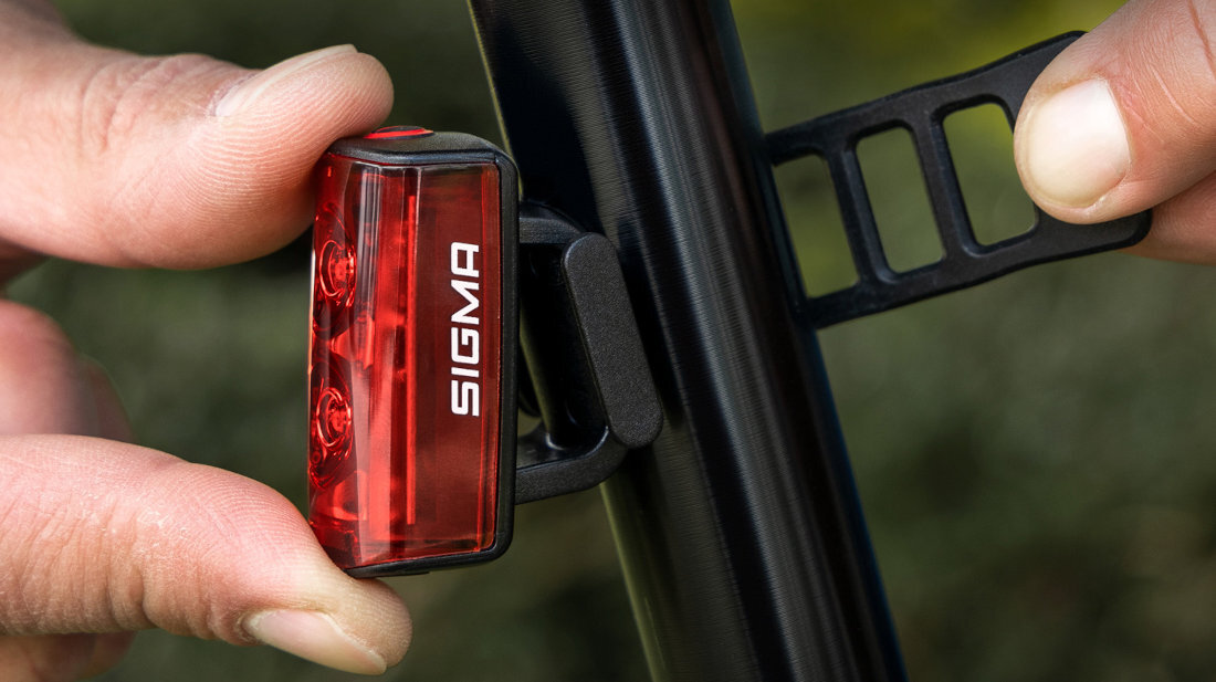 Zestaw lampek rowerowych SIGMA Buster 800 Set W RL 80 Łatwy szybki montaż Silikonowe uchwyty możliwości dostosowanie potrzeby