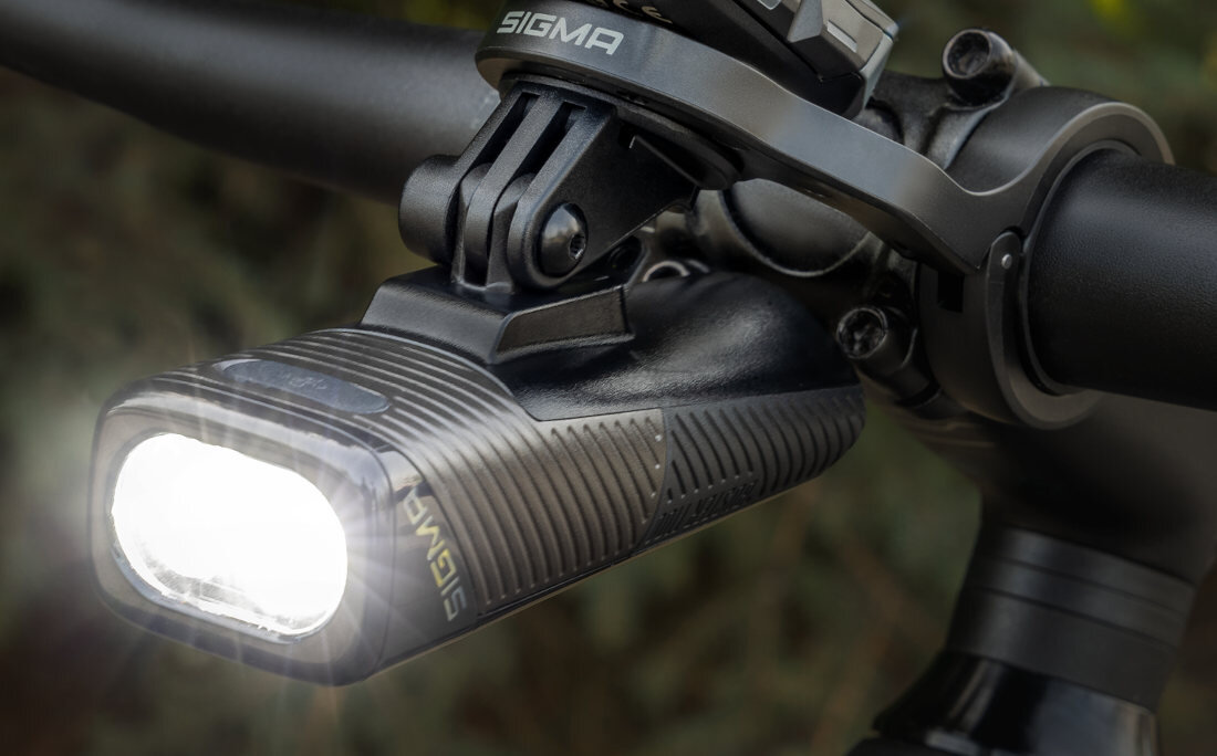 Lampka rowerowa SIGMA Buster 1100 FL Bezpieczeństwo na drodze widoczność boczna Zabezpieczenie przed przypadkowym włączeniem ochrona