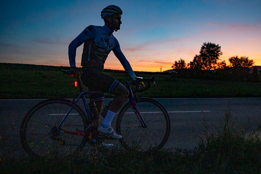 Zestaw lampek rowerowych SIGMA Aura 80 Set W Blaze Lekki stylowy design Estetyczna obudowa waga