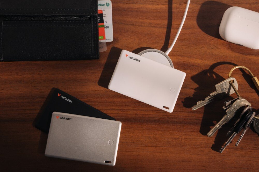 Lokalizator VERBATIM My Finder Card MYFCR-03BSW Czarny/Srebrny/Biały (3 szt.) zasilanie bateria czas działania ładowanie szczelność ochrona