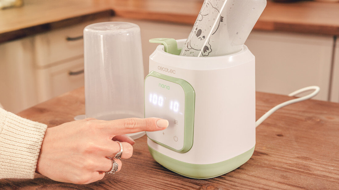 Podgrzewacz do butelek CECOTEC Nana Single Bezpieczne materiały z materiałów wolnych od BPA i toksyn  Wewnętrzny koszyk chroni Czytelny ekran LED wbudowany timer zaplanowanie działania kontrola Dyskretne podświetlenie LED  Cicha praca i delikatny blask