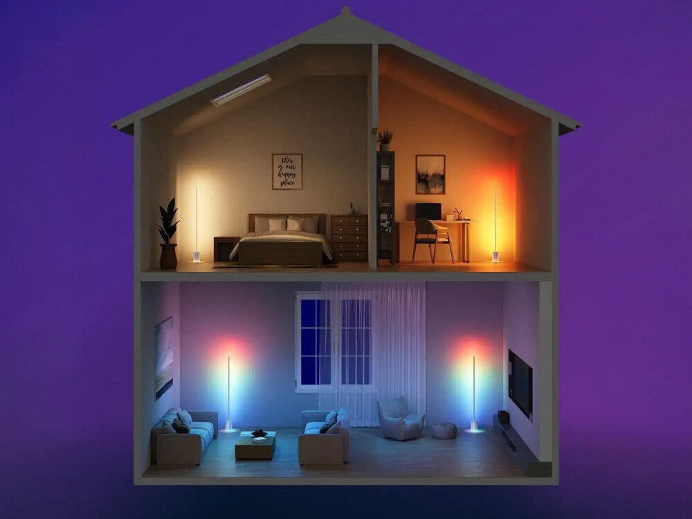 Lampa podłogowa GOVEE H607C, smart, głos, aplikacja, Matter, Schematyczny przekrój dwupiętrowego domu nocą, z lampami podłogowymi Govee w różnych kolorach: pomarańczowe w sypialni, fioletowe w salonie, na sofach, przy łóżku i biurku, ilustrujący wszechstronne oświetlenie RGBIC w całym wnętrzu.