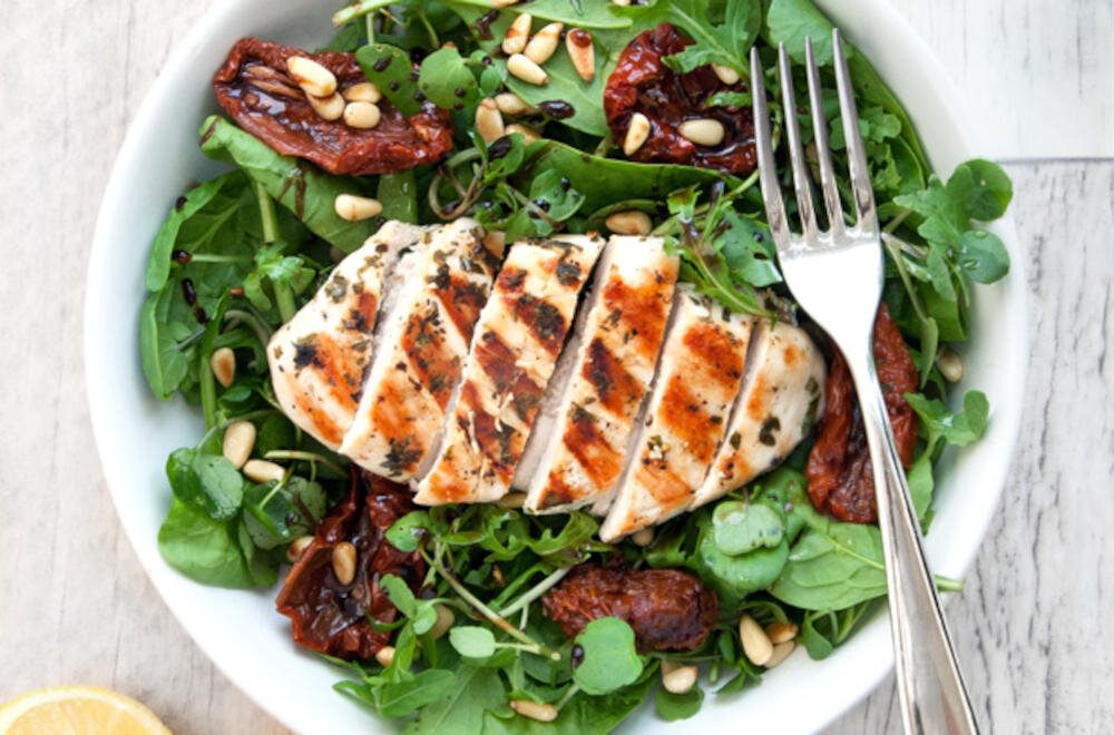 BEKO MGC20130BB kuchenka mikrofalowa funkcja grill smak potrawy ruszt niskokaloryczne dania grillowanie pomysły