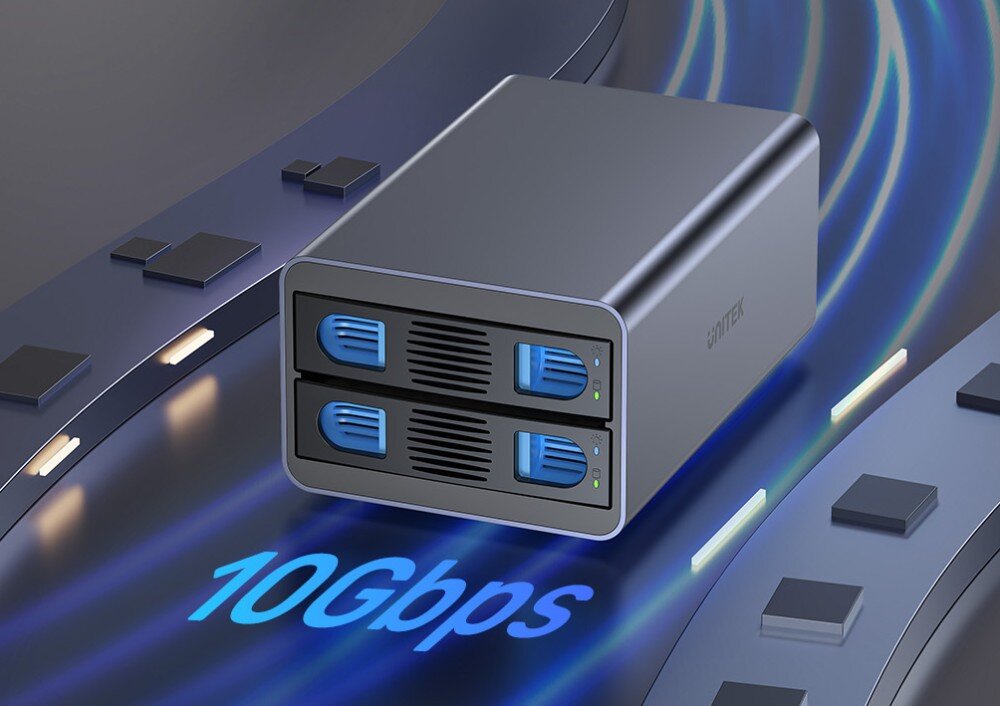 Obudowa dysku UNITEK S1308C01-EU Urządzenie Unitek na ciemnym tle z naniesionym jasnoniebieskim napisem '10Gbps'. Wokół obudowy widoczne są dynamiczne linie sugerujące wysoką prędkość przesyłu danych