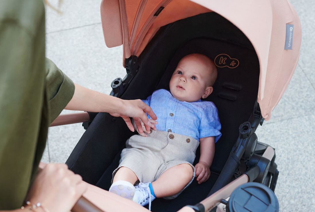 Wózek wielofunkcyjny KINDERKRAFT Moov 2 3w1 Szary Ochrona w każdych warunkach Powiększana budka z filtrem UPF 50+ ochrona pogoda komfort wygoda komfort termiczny i cień