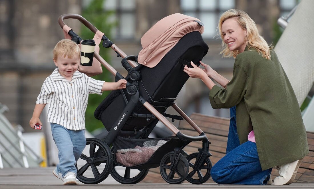 Wózek wielofunkcyjny KINDERKRAFT Moov 2 3w1 Czarny Siedzisko, które się zmienia Transformowalne siedzisko 2 w 1 dopasowuje się do etapu rozwoju