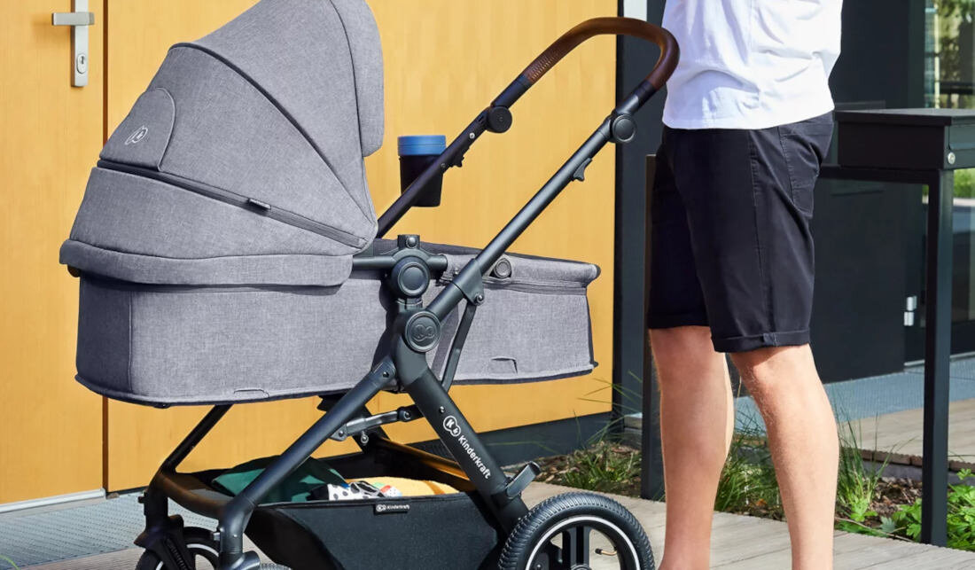 Wózek wielofunkcyjny KINDERKRAFT A-Tour 3in1 Jasnoszary Dopasowany pod Ciebie Rączka z regulacją w 3 stopniach wygodne manewrowanie wózkiem Obszycie z ekoskóry komfort chwytu