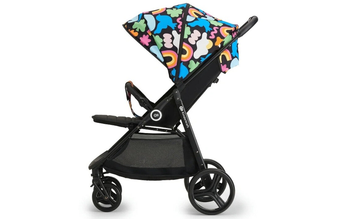 Wózek spacerowy KINDERKRAFT Grande Plus Happy Shapes Czarny Regulacja pod dziecko regulacja oparcia od pozycji siedzącej do leżącej Regulowany w czterech poziomach podnóżek