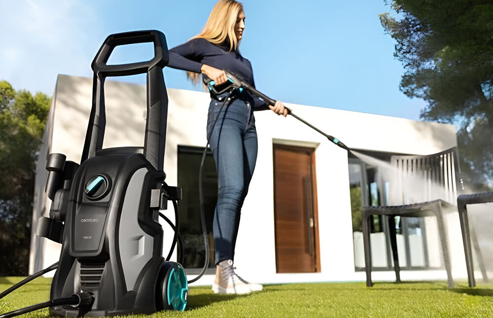 Myjka ciśnieniowa CECOTEC Hydroboost 1500 Easy Move ciśnienie maksymalne 120 barów najbardziej osadzony brud funkcja TurboFlip skupiony strumień maksymalna siła precyzyjne czyszczenie szczególnie wymagające obszary efektywne usuwanie zanieczyszczeń 