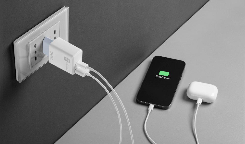 Ładowarka sieciowa CELLULARLINE PD 20 W + słuchawki bt CHARGE & MUSIC KIT jednoczesnego ładowania dwóch urządzeń dwóm portom USB-C smartfon tablet