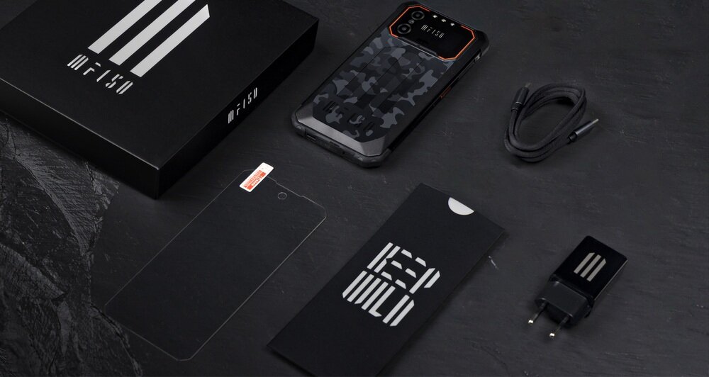 Smartfon IIIF150 B2 zestaw