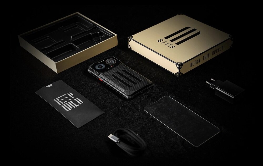 Smartfon IIIF150 B3 zestaw