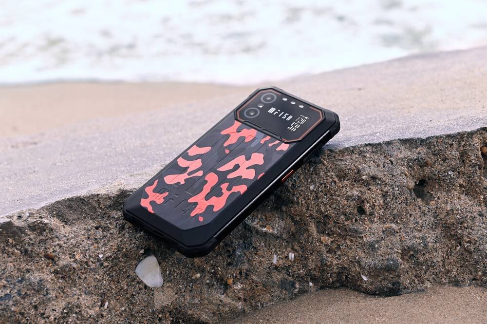 Smartfon IIIF150 Air 3S tylny wyświetlacz z informacjami o godzinie i stanie baterii 