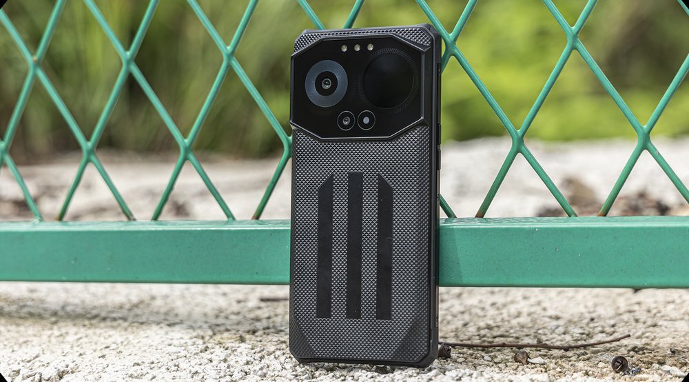 Smartfon IIIF150 B3C Pamięć 256 GB zdjęcia pliki 