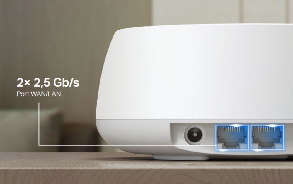 Router TP-LINK Deco BE25 Zbliżenie tylnej części urządzenia elektronicznego z widocznymi dwoma portami RJ-45 oraz jednym gniazdem zasilania. Oba porty RJ-45 zostały podświetlone, a nad nimi widnieje napis „2 x 2,5 Gb/s Port WAN/LAN”, złącza, przepustowość, rozbudowa