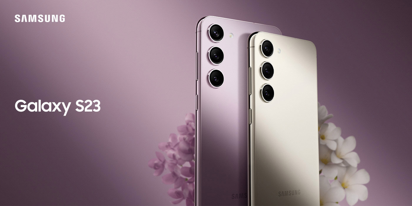 Dwa telefony Galaxy S23 w kolorze Lawendowym i Kremowym, widziane z tyłu Dwa telefony Galaxy S23 w kolorze Lawendowym i Kremowym, widziane z tyłu