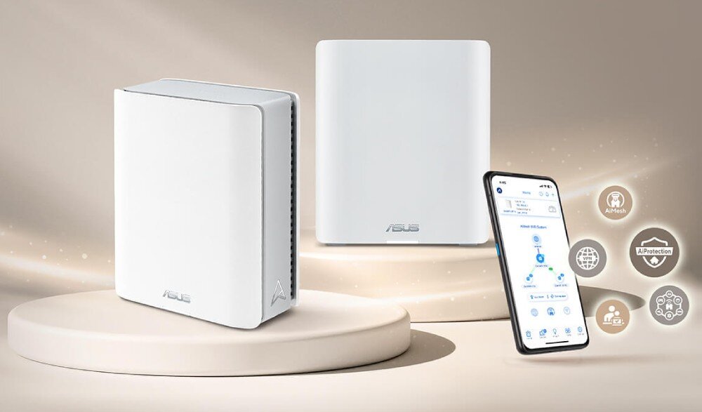 Router ASUS ZenWiFi BT10 Dwa białe urządzenia sieciowe ustawione na beżowych podstawkach, obok smartfon z wyświetloną aplikacją do zarządzania siecią i ikonami funkcji, takimi jak AiMesh i ochrona sieci, opis