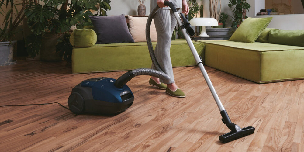 ODKURZACZ HOOVER TXL70HM 011 WORKOWY Ochrona delikatnych powierzchni cisza wygoda gumowe kółka bezpieczne ciche czyszczenie