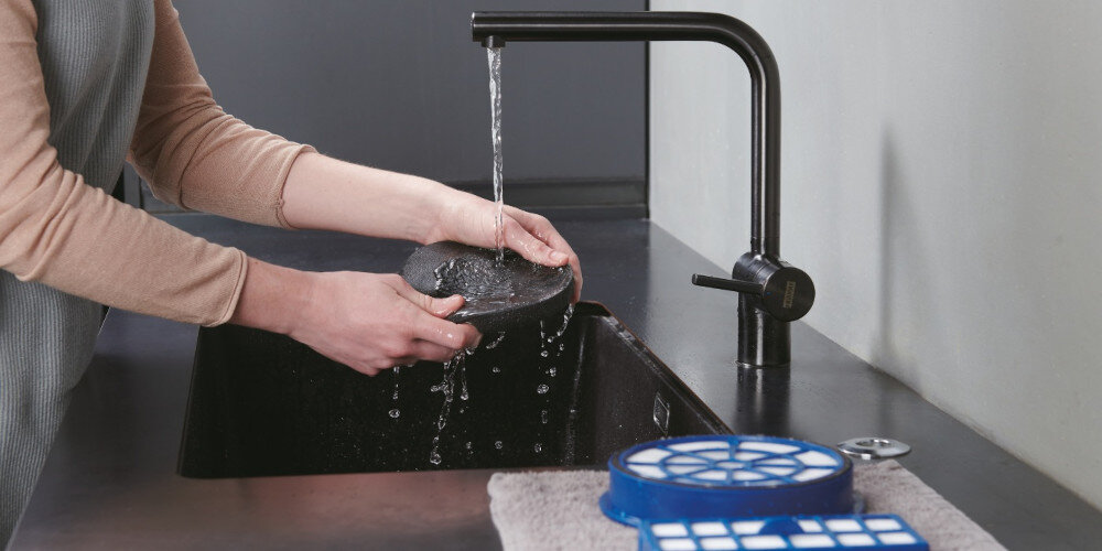 ODKURZACZ HOOVER HP110HM 011 BEZWORKOWY Zmywalny filtr filtr EPA skuteczne działanie łatwe mycie czyszczenie bezawaryjna praca