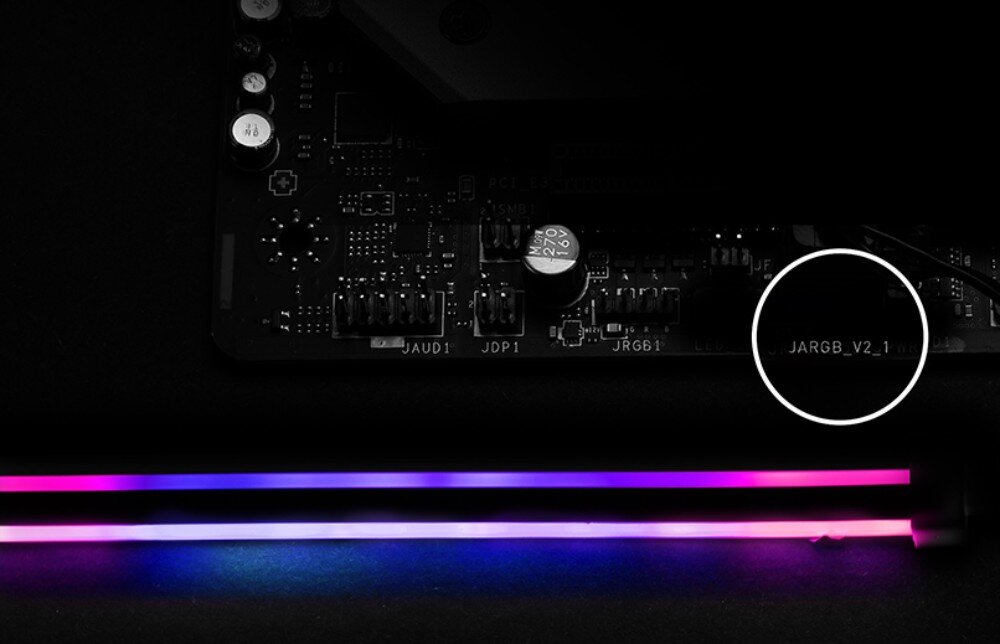 Płyta główna MSI Z890 Gaming Plus WiFi podświetlana listwa LED RGB ze zaznaczonym złączem ARGB