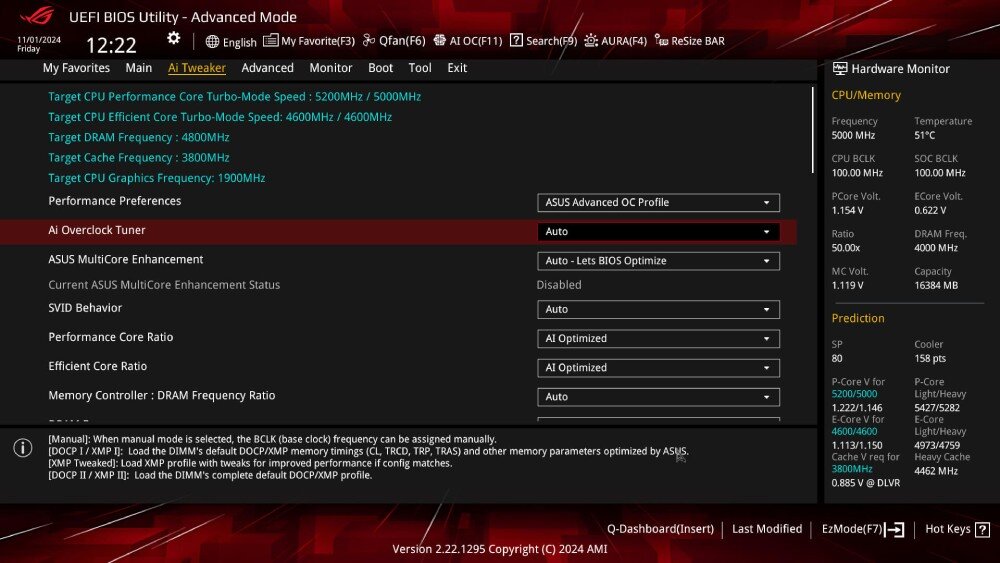 Płyta główna ASUS ROG Maximus Z890 Extreme Zrzut ekranu interfejsu BIOS w trybie zaawansowanym, prezentujący opcje AI Tweaker. Wyróżniona jest funkcja AI Overclock Tuner, funkcja BIOS FlashBack, aplikacja ASUS DriverHub