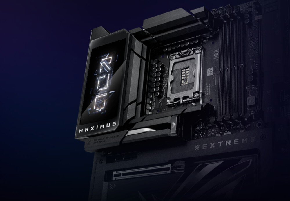 Płyta główna ASUS ROG Maximus Z890 Extreme Płyta główna przedstawiona pod kątem, z podświetlonym logo wyświetlanym na ekranie na radiatorze, animacje, oprogramowanie