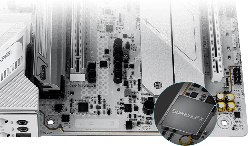 Płyta główna ASUS ROG Strix Z890-A Gaming WiFi Fragment układu audio z metalową osłoną SupremeFX pokazany w powiększeniu na tle laminatu płyty, system audio, rozdzielczość dźwięku