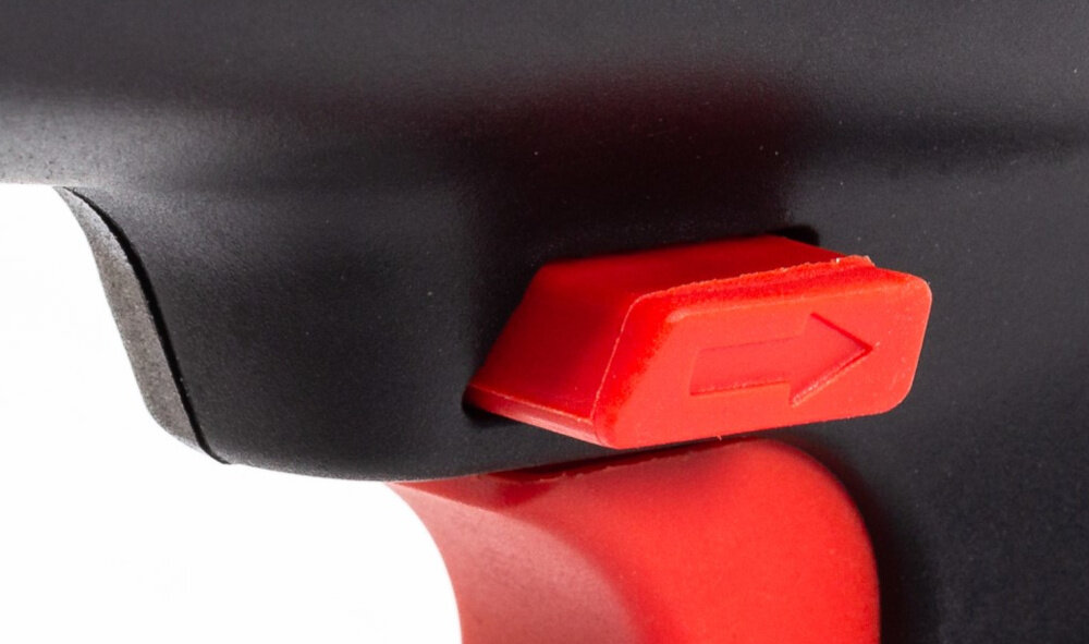 Wiertarka udarowa NAC IDE80-B-PT zbliżenie na przełącznik przełącznik prawo/lewo wykręcanie wierteł wykonywanie prac montażowych funkcjonalność ogranicza konieczność sięgania po dodatkowy sprzęt przyspiesza pracę