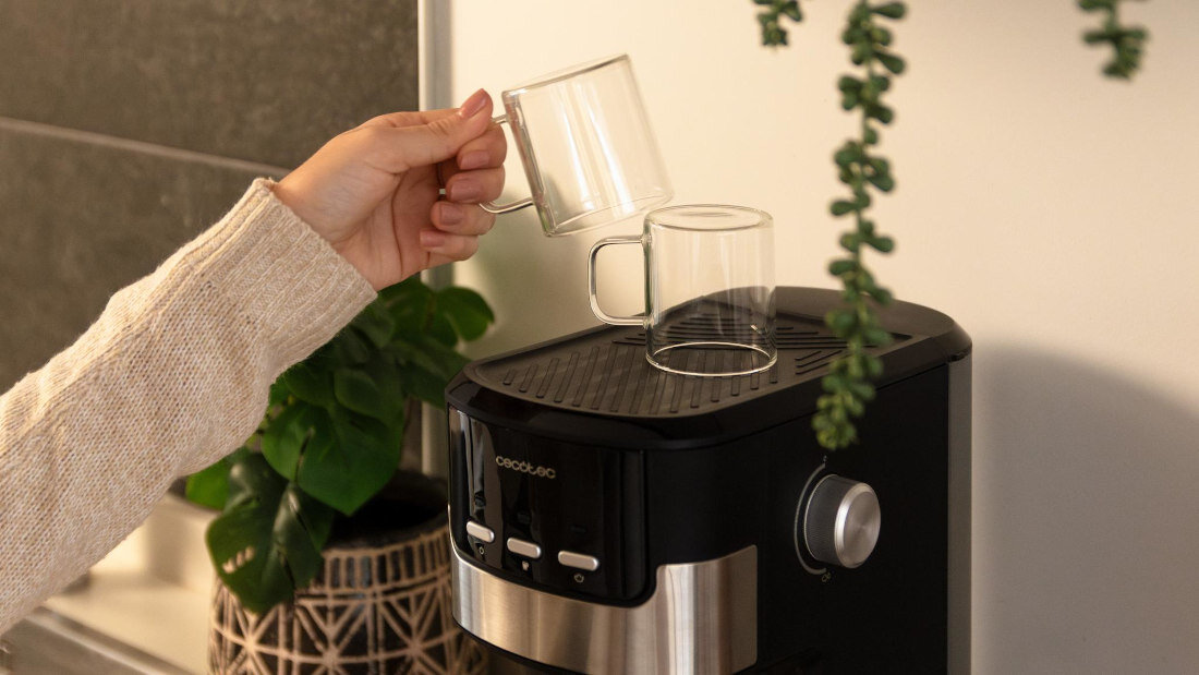 Ekspres CECOTEC Power Espresso 20 Pecan Ciepła filiżanka Podgrzewana tacka  bogaty smak i aksamitną konsystencję