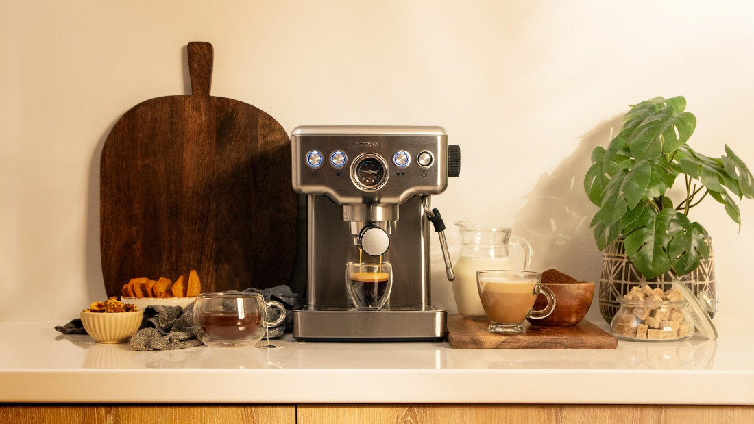 Ekspres CECOTEC Power Espresso 20 Barista Mini wygląd prezentacja design wizualizacja lifestyle