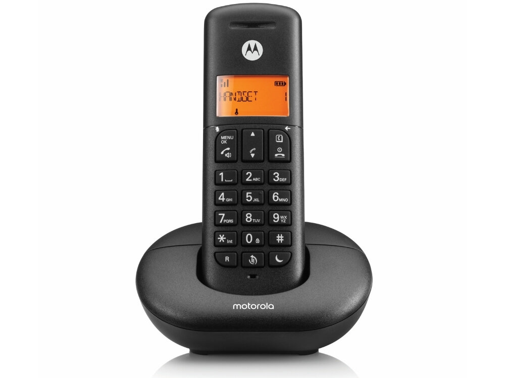 Czarny telefon bezprzewodowy z wyświetlaczem LCD, na którym widoczny jest tekst \'HANDSET\'. Telefon posiada klawiaturę numeryczną i logo Motorola na górze.